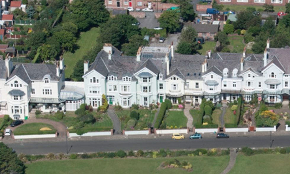 About Beach Lawn House Beach Lawn House